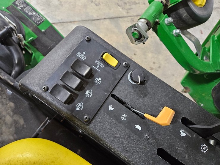 2021-john-deere-1600-turbo-image-23