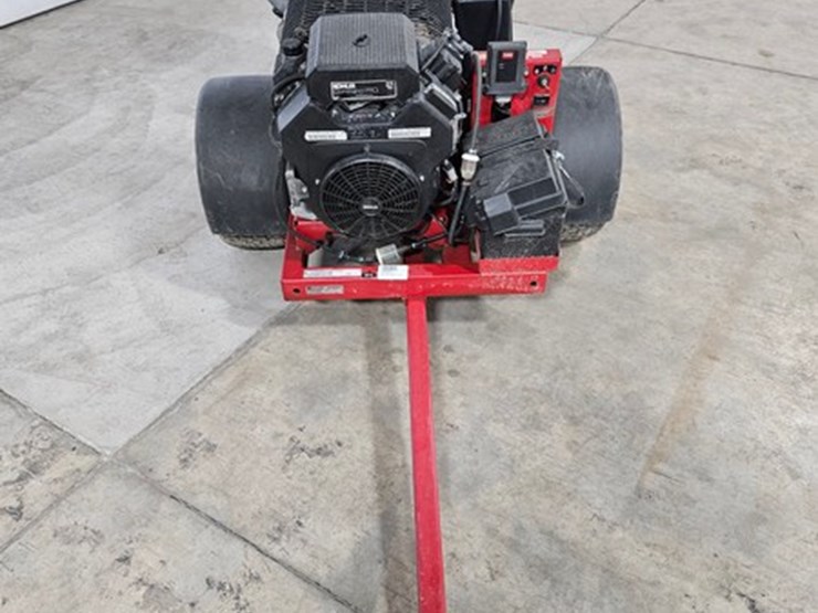 #108-•-2012-toro-pro-force-blower-image-8