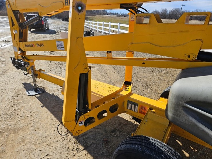 #35-•-2012-houlotte-5533a-towable-basket-lift-image-11