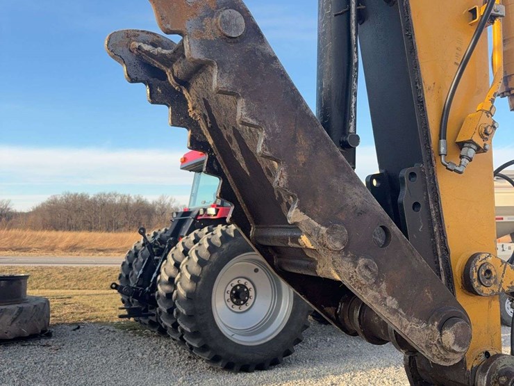 2005-john-deere-135-image-13