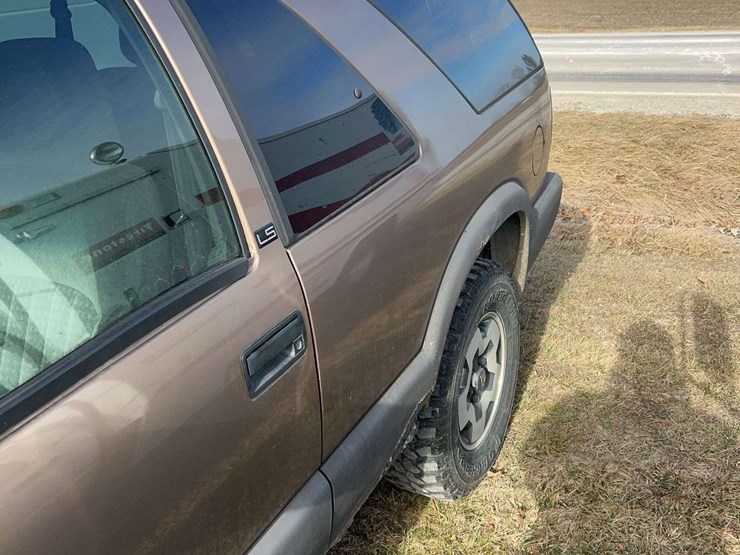 2002-chevrolet-blazer-image-4