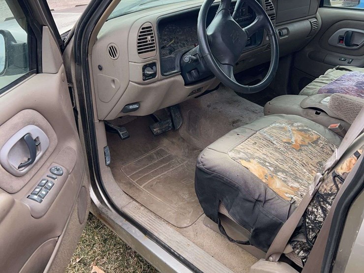 1999-chevrolet-tahoe-image-16