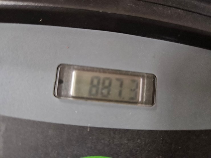 2014-john-deere-x320-image-21