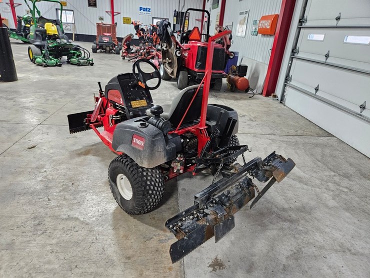#173-•-2012-toro-5040-sand-pro-bunker-rake-image-3