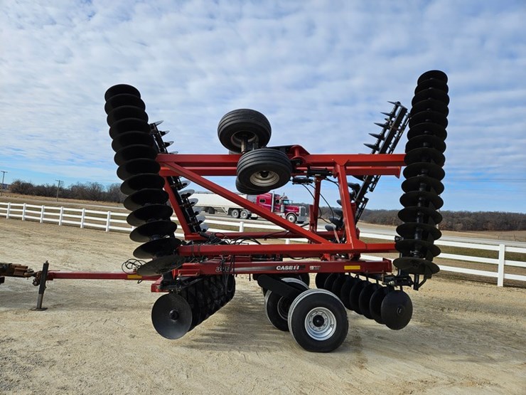 case-ih-340-image-2