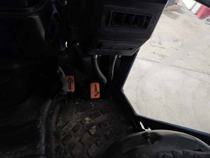 new-holland-tc40d-image-23