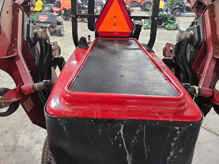 #110-•-2011-toro-groundsmaster-wide-area-mower-image-6