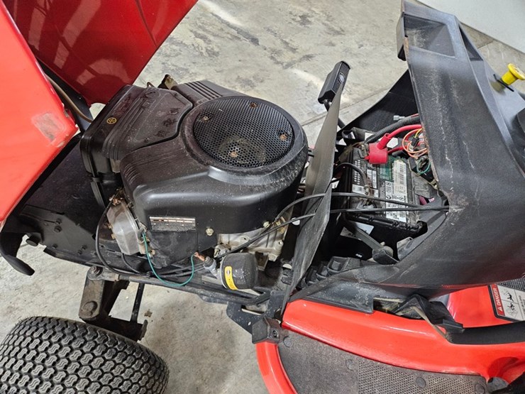 #124-•-simplicity-conquest-lawn-tractor-image-9