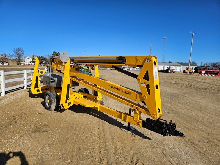 #35-•-2012-houlotte-5533a-towable-basket-lift-image-7