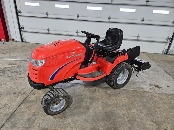 #124-•-simplicity-conquest-lawn-tractor-image-1