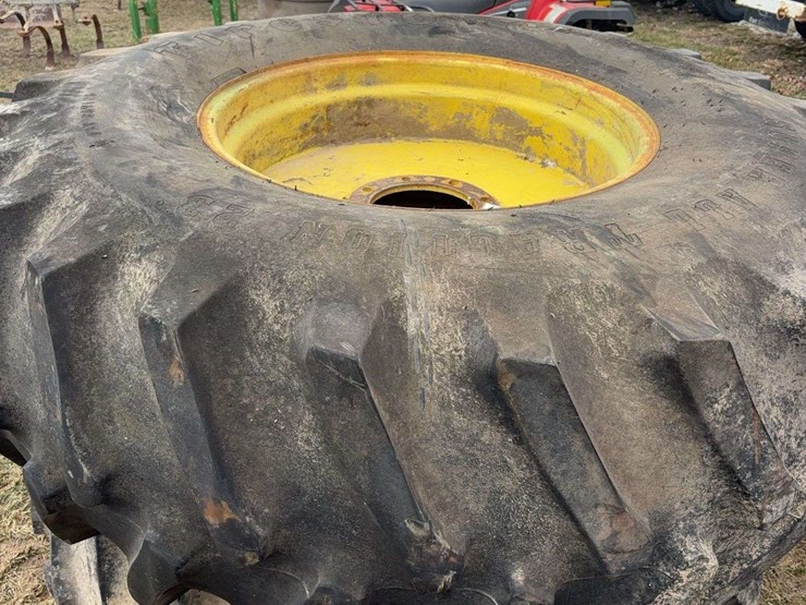 john-deere-8-image-2