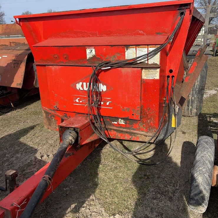 KUHN KNIGHT 8124