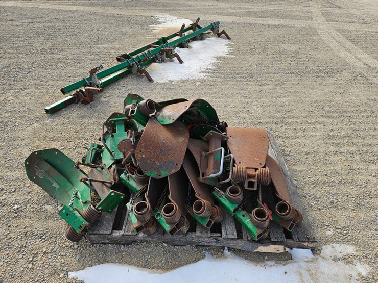 john-deere-12-image-1