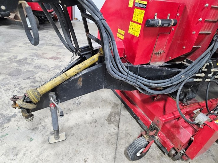 #167-•-toro-versa-vac-towable-vac-image-12