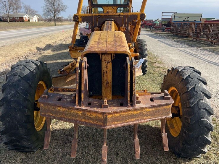 john-deere-570-image-2