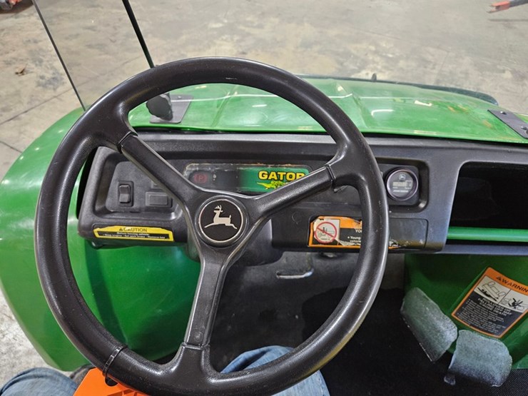 john-deere-gator-image-17