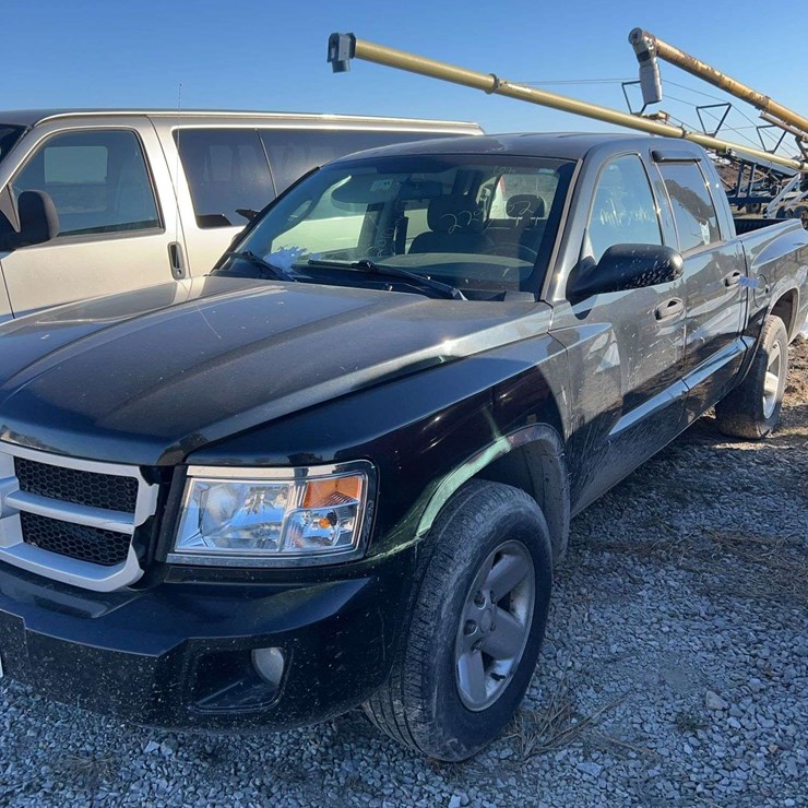 2010 DODGE DAKOTA