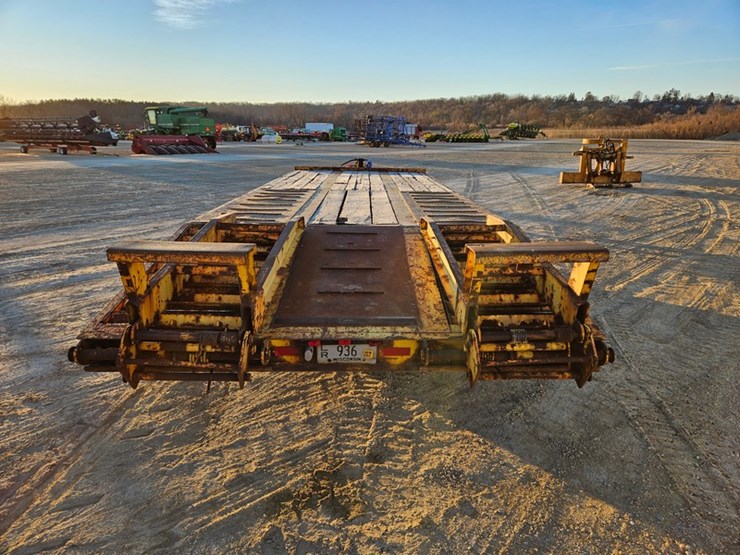 #298-•-2005-flat-bed-trailer-image-4