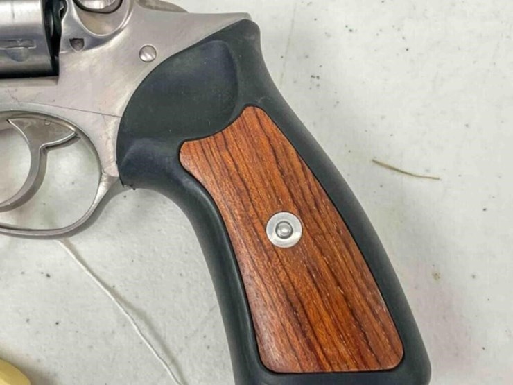 ruger-revolver-image-4