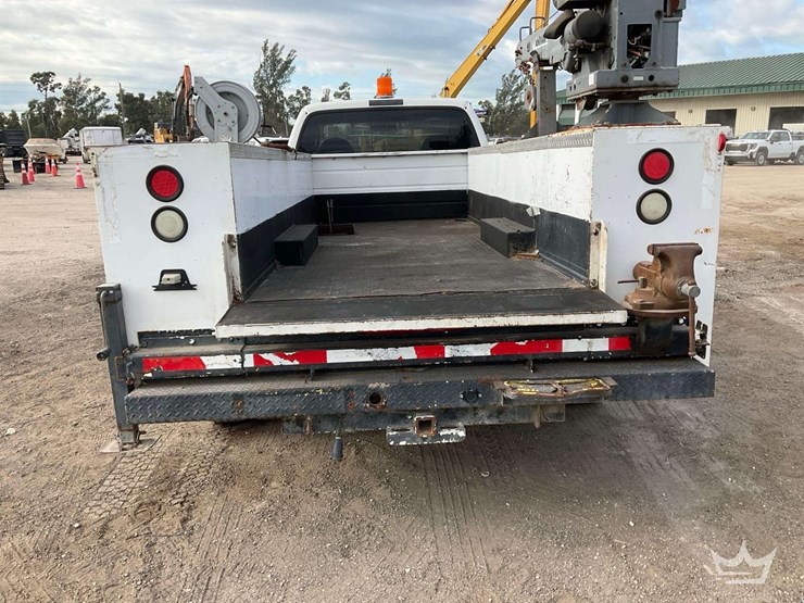 2006-ford-f550-image-46