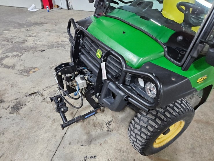 2011-john-deere-gator-image-14