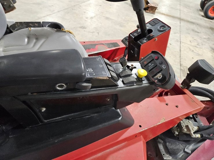 2011-toro-groundsmaster-4000d-image-22