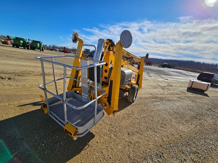 #35-•-2012-houlotte-5533a-towable-basket-lift-image-5