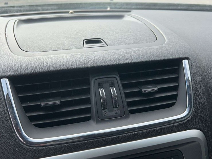 2015-gmc-acadia-image-18