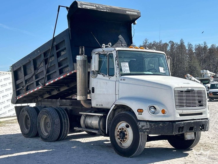 2000-freightliner-fl112-image-2