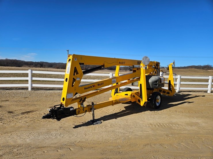 #35-•-2012-houlotte-5533a-towable-basket-lift-image-1