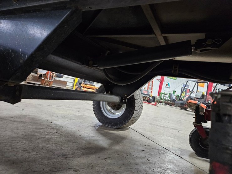 #167-•-toro-versa-vac-towable-vac-image-32