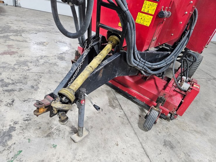 #167-•-toro-versa-vac-towable-vac-image-9