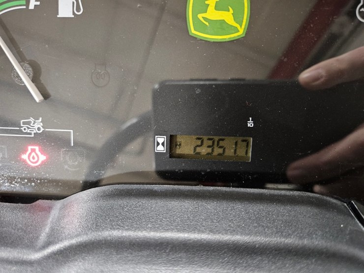 john-deere-x738-image-20