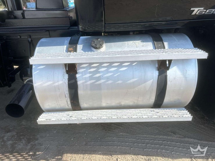 2016-kenworth-t680-image-38