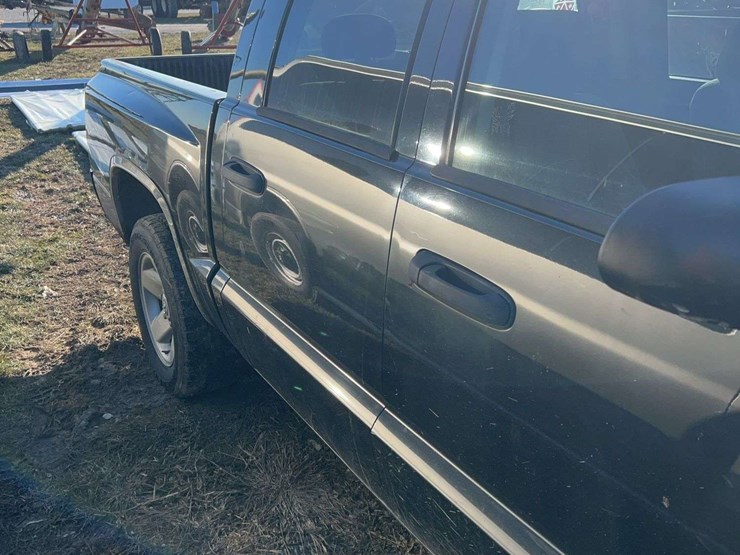 2010-dodge-dakota-image-4