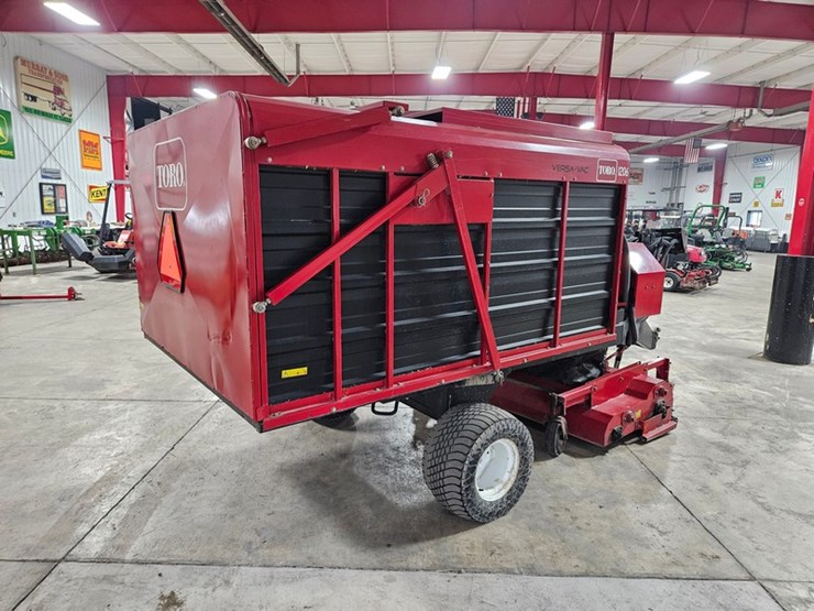 #167-•-toro-versa-vac-towable-vac-image-5