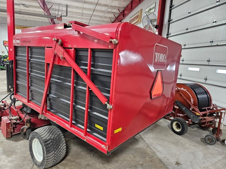 #167-•-toro-versa-vac-towable-vac-image-30