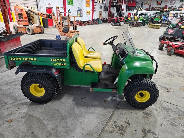 john-deere-gator-image-6