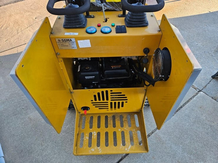 #24-•-2025-ggma-gg385-mini-skid-loader-image-12