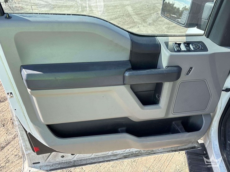 2016-ford-f150-image-16