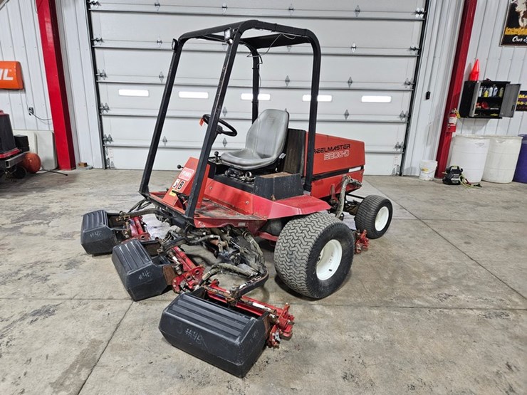 #174-•-toro-5000d-reelmaster-fairway-mower-image-1