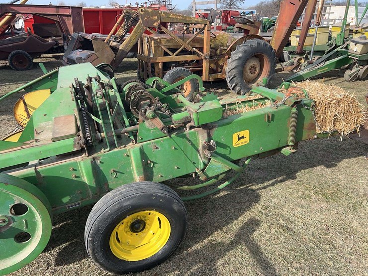 2025-john-deere-24t-image-3