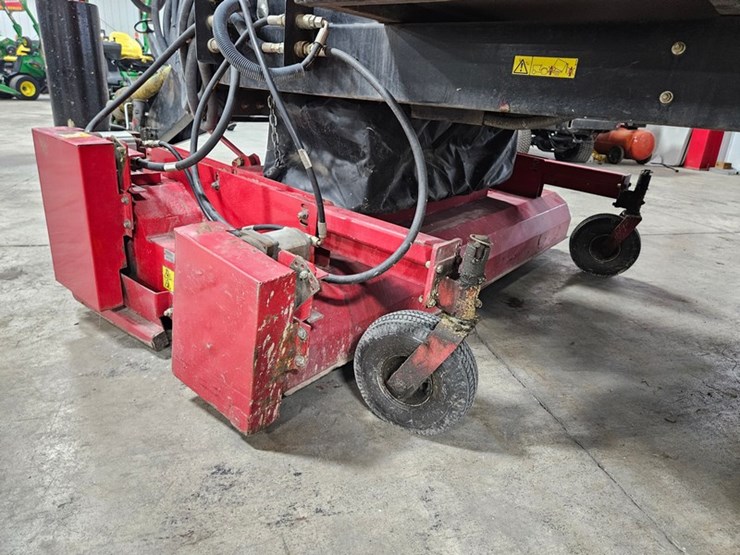 #167-•-toro-versa-vac-towable-vac-image-22