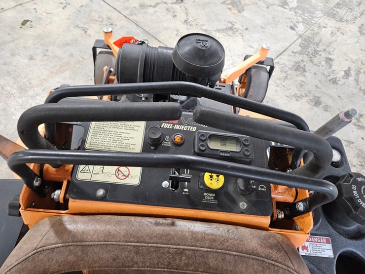 #105-•-2022-scag-v-ride-ii-fuel-injected-stand-on-mower-image-21