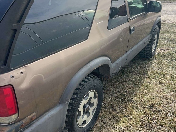 2002-chevrolet-blazer-image-6