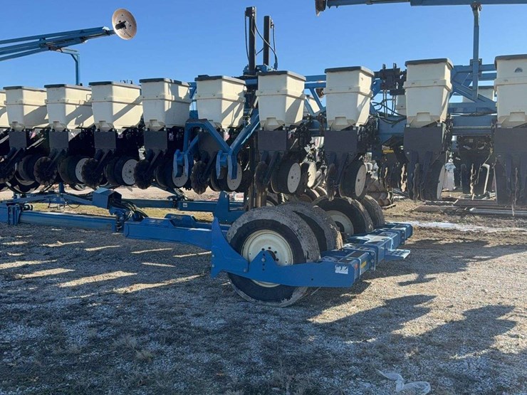 2004-kinze-3650-image-14