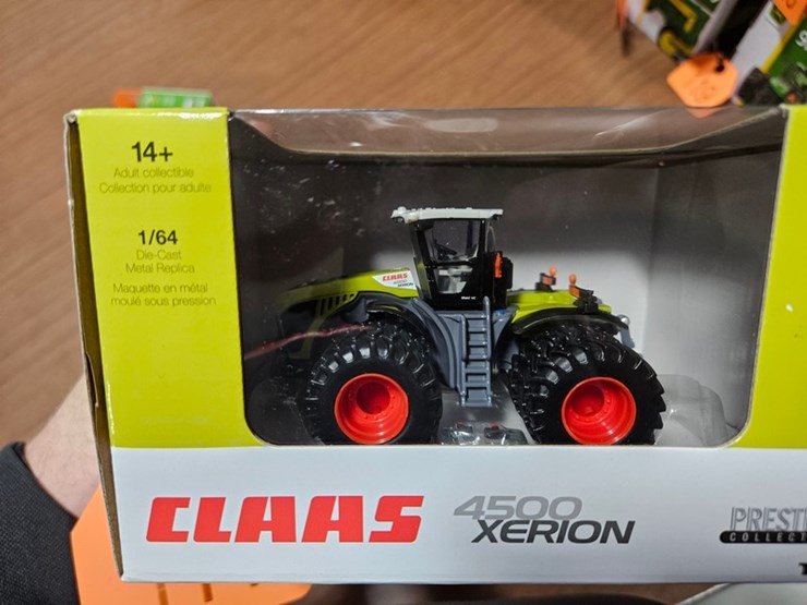 #114-•-1/64-scale-claas-4500-exerion-image-6