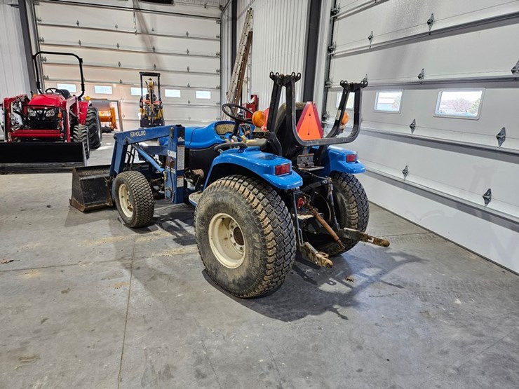 new-holland-1530-image-3