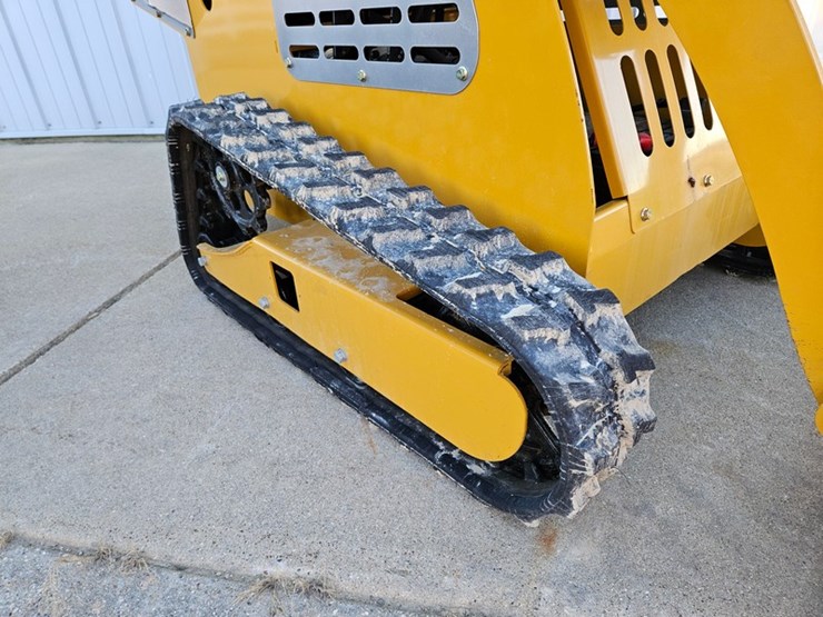 #24-•-2025-ggma-gg385-mini-skid-loader-image-10