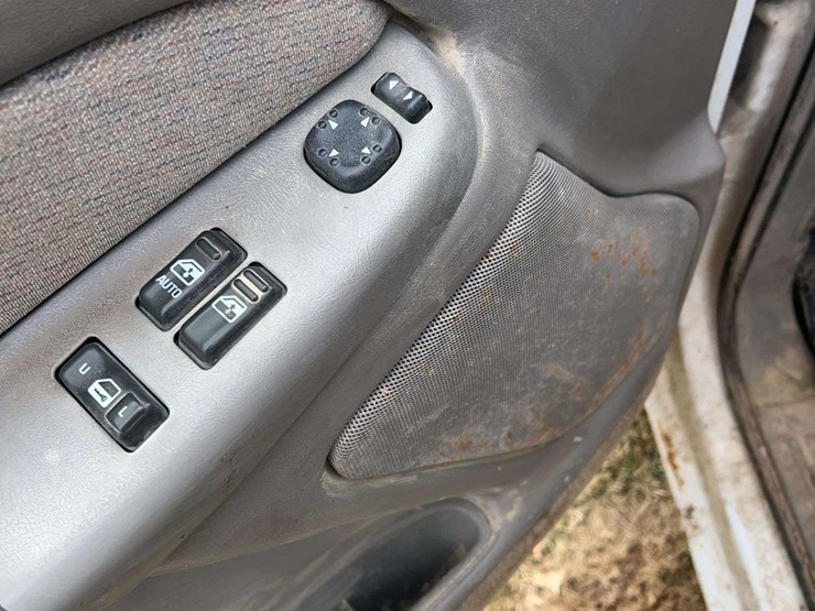 2000-gmc-1500-image-15